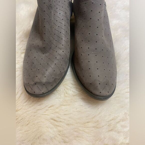 Lucky Brand Beige Stone Lucky Brand Brooklin Perforated Suede Booties size 7 - Picture 2 of 8